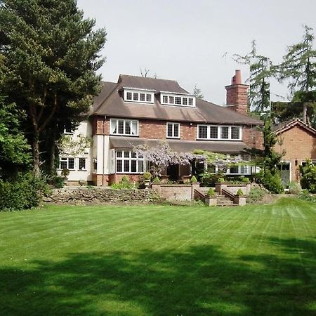 Willa Coach House Woking Zewnętrze zdjęcie