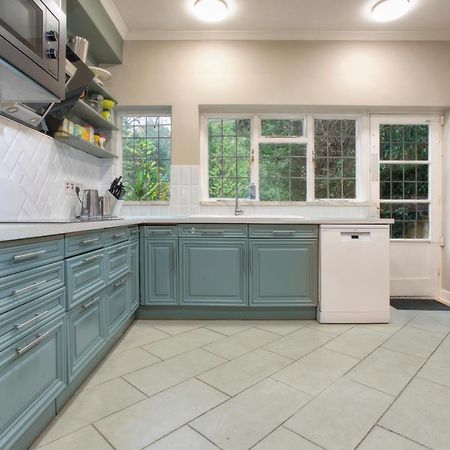 Willa Coach House Woking Zewnętrze zdjęcie