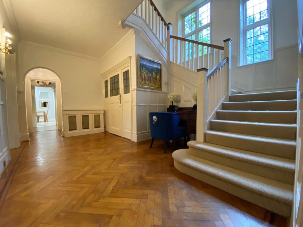 Willa Coach House Woking Zewnętrze zdjęcie