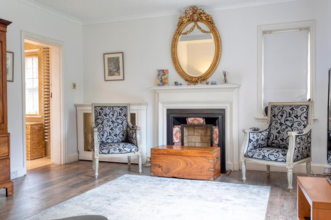 Willa Coach House Woking Zewnętrze zdjęcie